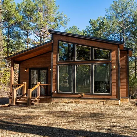 Vacana Offline Cabin, Covered Back Deck, Hottub, Firepit, Pet Friendly Villa